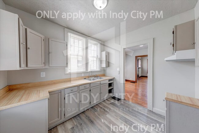 Building Photo - 953 N Linwood Ave