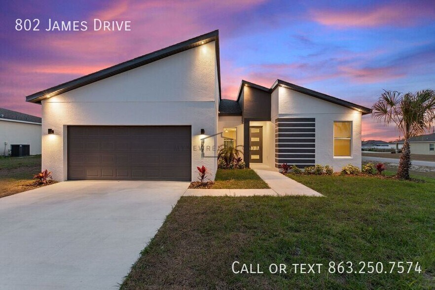 Building Photo - 802 James Dr