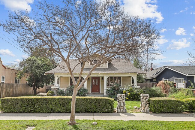 Front - 490 MacDonald St