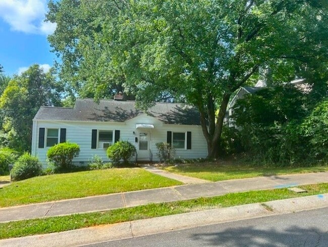 Primary Photo - 3 Bedroom Single Family Home