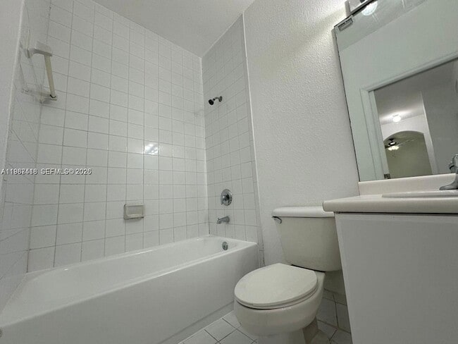 Building Photo - 2524 SE 16th Rd