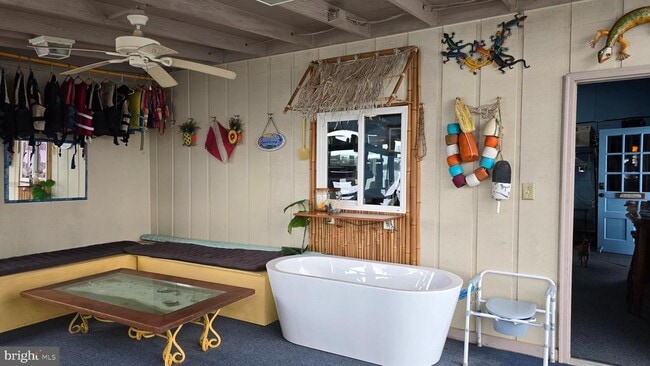 Building Photo - 36 Shore Dr