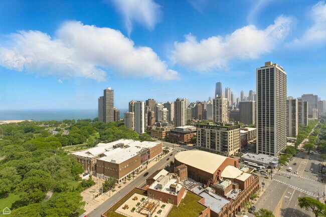 Building Photo - 1660 N La Salle Dr