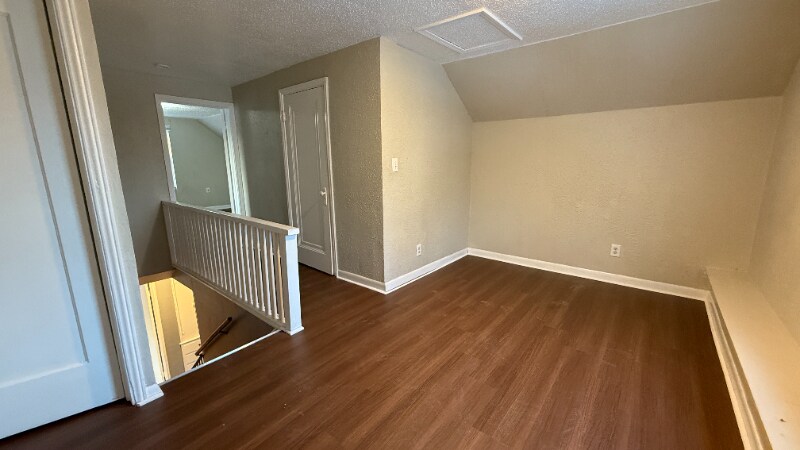 Building Photo - 2680 Latonia Blvd