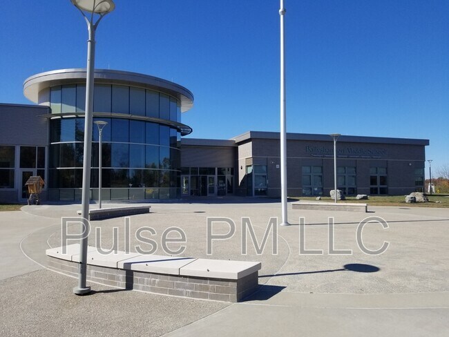 Building Photo - 6179 Ballyshannon Dr