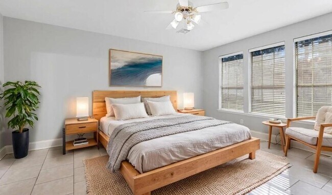 Building Photo - 16727 Sonoma Del Norte Dr