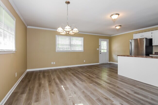 Building Photo - 4910 Springdale Rd