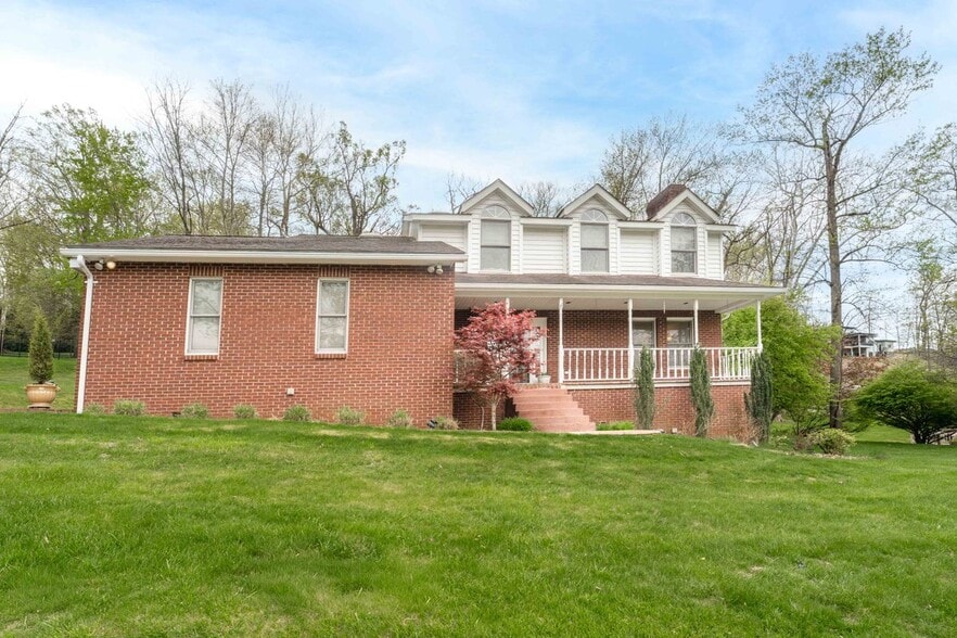 Building Photo - 4673 Shadyside Ln