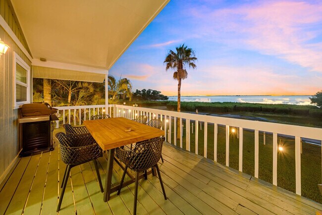 Building Photo - 555 S Gulf Dr