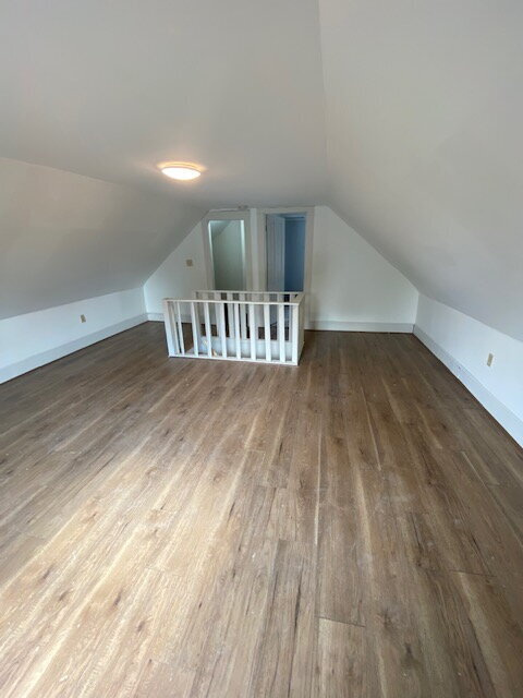Building Photo - 90 Roak St