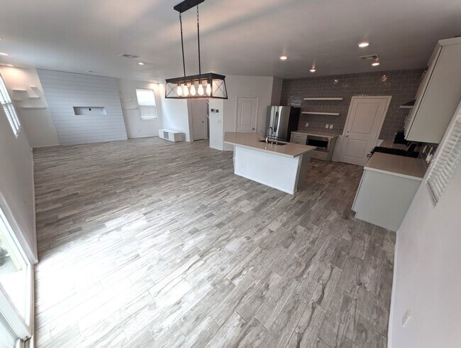 Building Photo - 10282 Massachusetts Ln