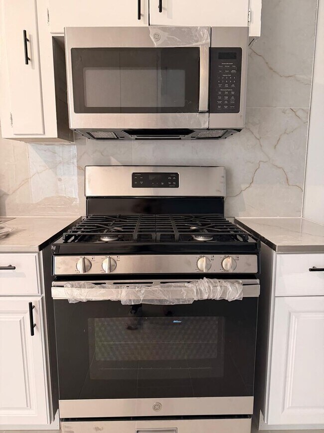 Building Photo - For Rent – Newly Remodeled 5 Bedroom Home!