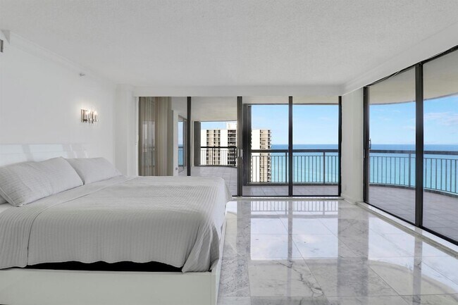 Building Photo - 5380 N Ocean Dr