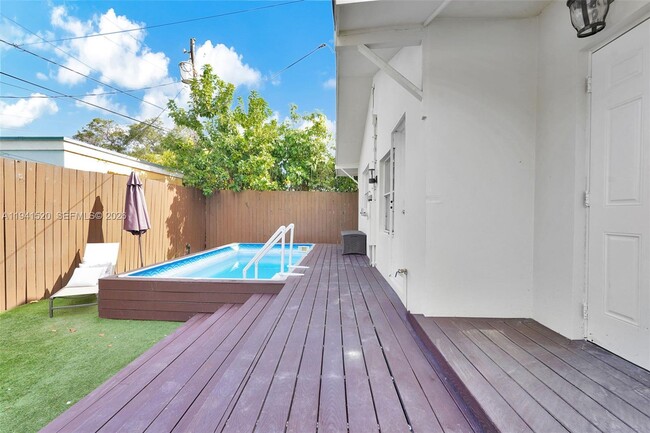 Building Photo - 37 NW 47th St