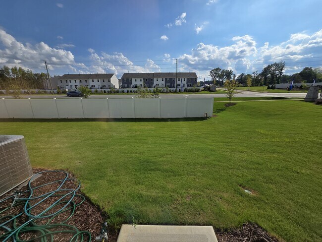 Building Photo - 114 Holmes Corner Dr