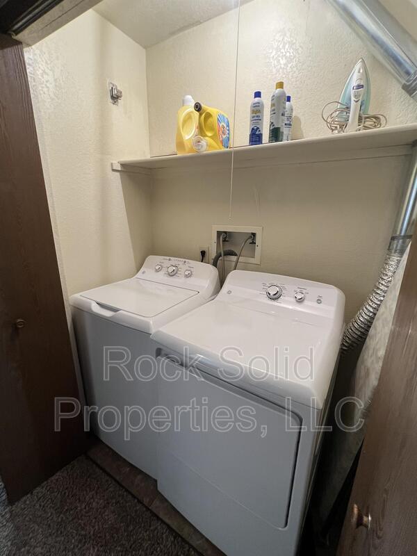 Building Photo - 3305 Frontier St