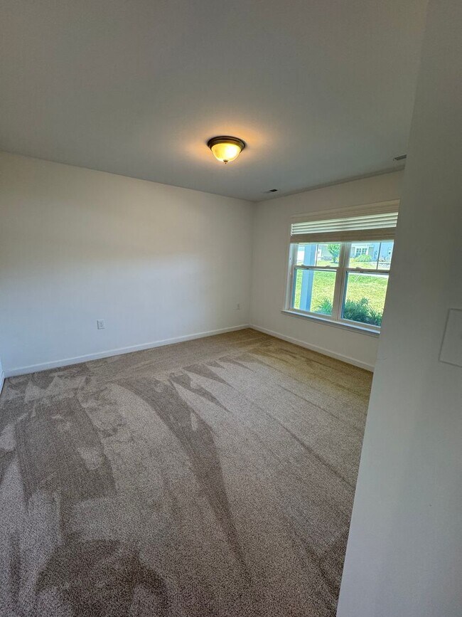 Building Photo - 612 Dripping Spring Dr