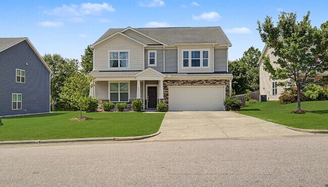 Building Photo - 5-Bedroom Home w/ Fenced-in BackYard in Knightdale