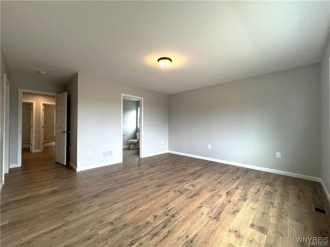 Building Photo - 1589 Center Rd