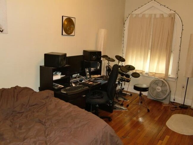 Building Photo - Beautiful 1 Bed 1 Bath Available NOW