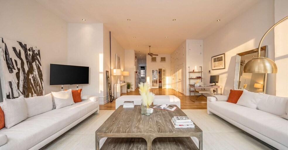 Building Photo - 508 Broadway-SI ID1035011P