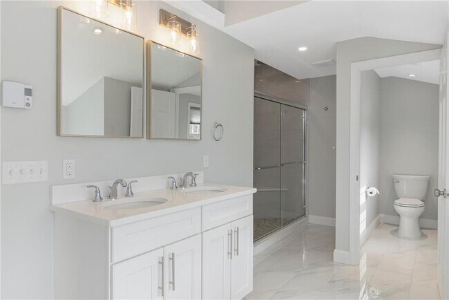 Building Photo - 53 River Run Rd