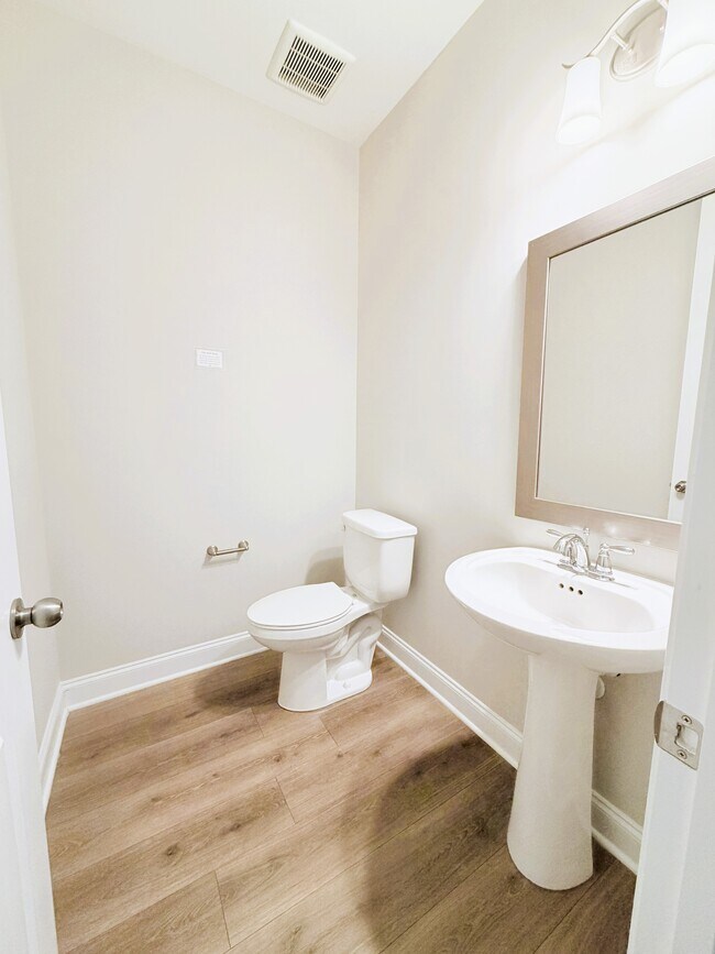 Building Photo - 939 Haybeck Ln