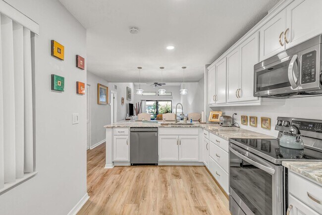 Building Photo - Available April 1st, 2026