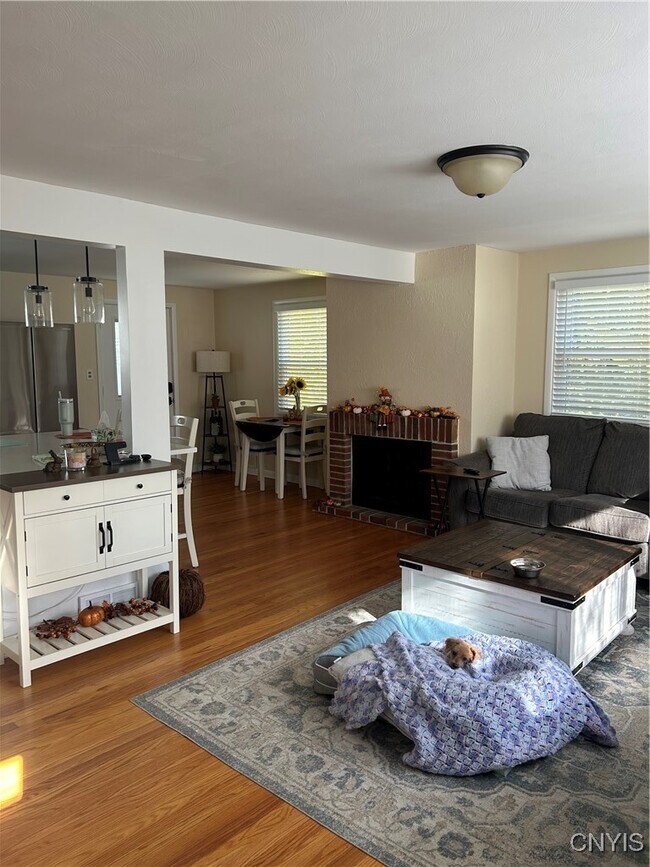 Building Photo - 200 McClennan Dr