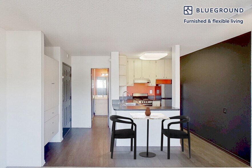 Building Photo - 3883 Ingraham St