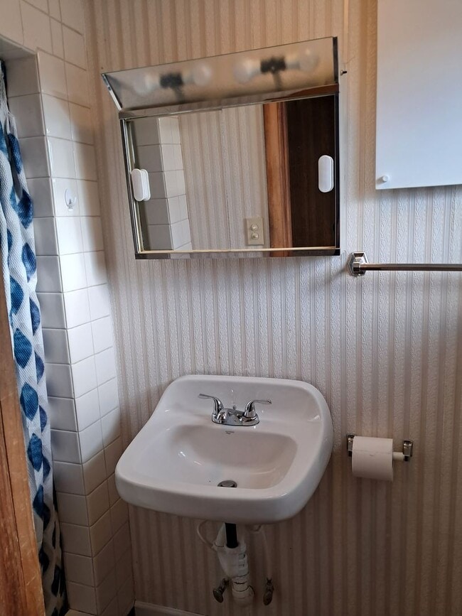 Building Photo - Frankfort Hwy- Fridley