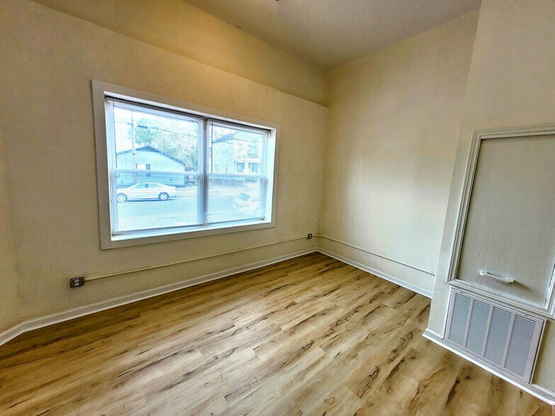 Building Photo - 828 Campbell St