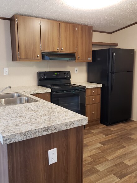 Building Photo - 2715 W McCrainie St