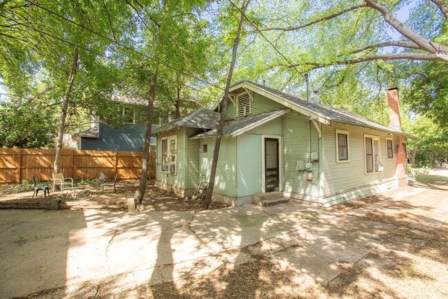 Building Photo - 4205 Avenue B