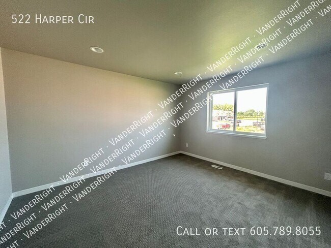 Building Photo - 522 Harper Cir