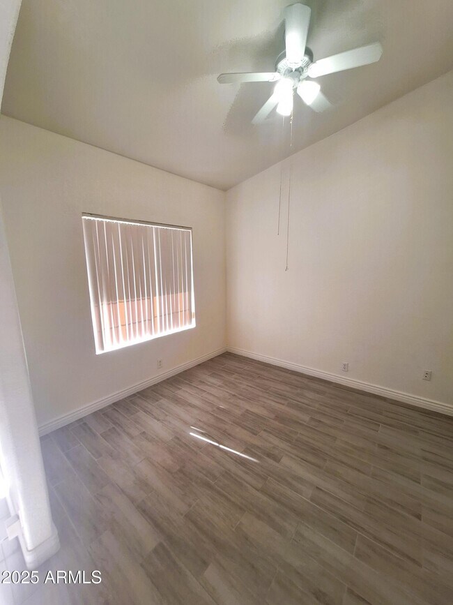 Building Photo - 8512 W Tuckey Ln