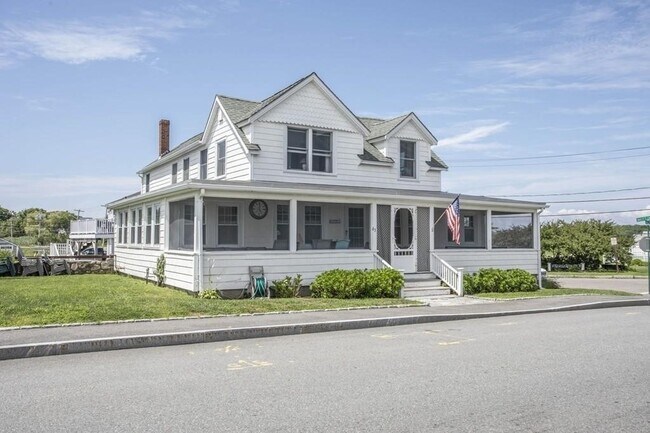 Building Photo - 63 Glades Rd