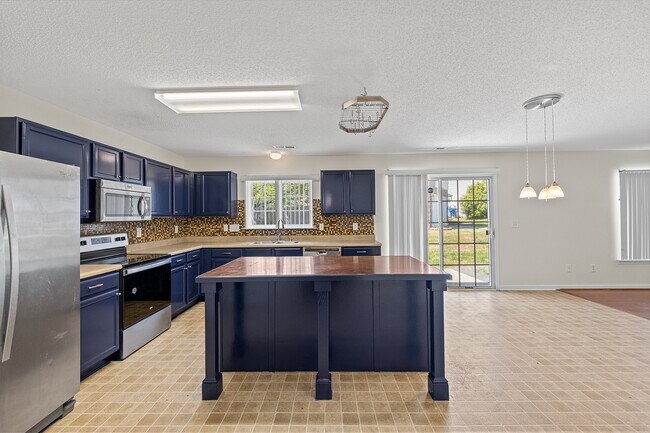 Building Photo - 6571 Guard Hill Dr