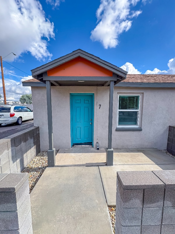 Building Photo - 1110 E Highland Ave