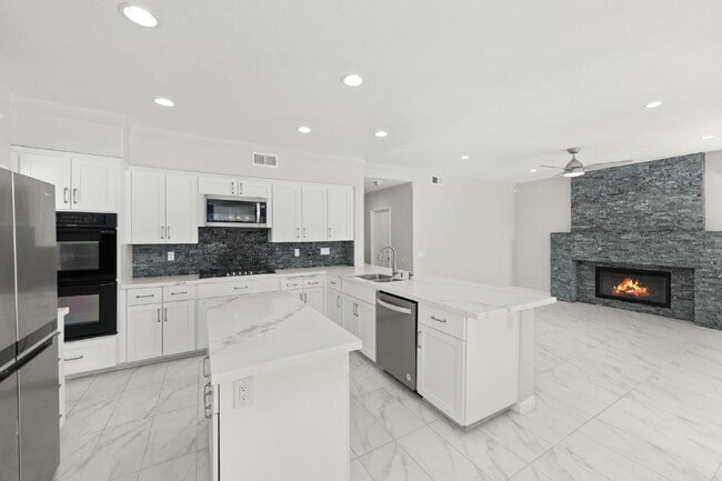 Building Photo - Stunning 4BR + Office/Den, 3BA View Home with 3-Car Garage!