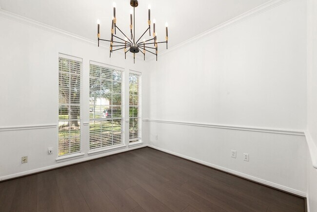 Building Photo - 14910 Lake Woodbridge Ct