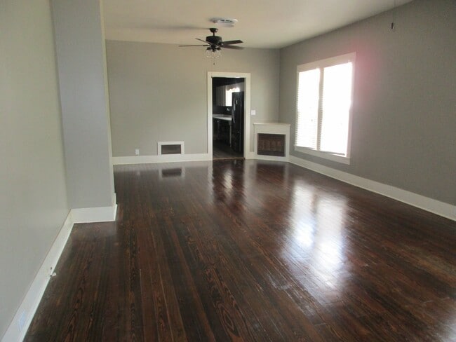 Building Photo - Charming Remodeled Home