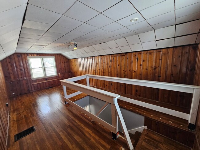 Building Photo - Come see your new home!