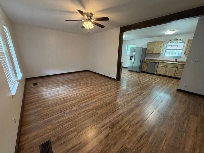 Building Photo - 3BR Rental in Quiet Fort Oglethorpe Neighborhood – Minutes from Battlefield Parkway & Chickamauga...