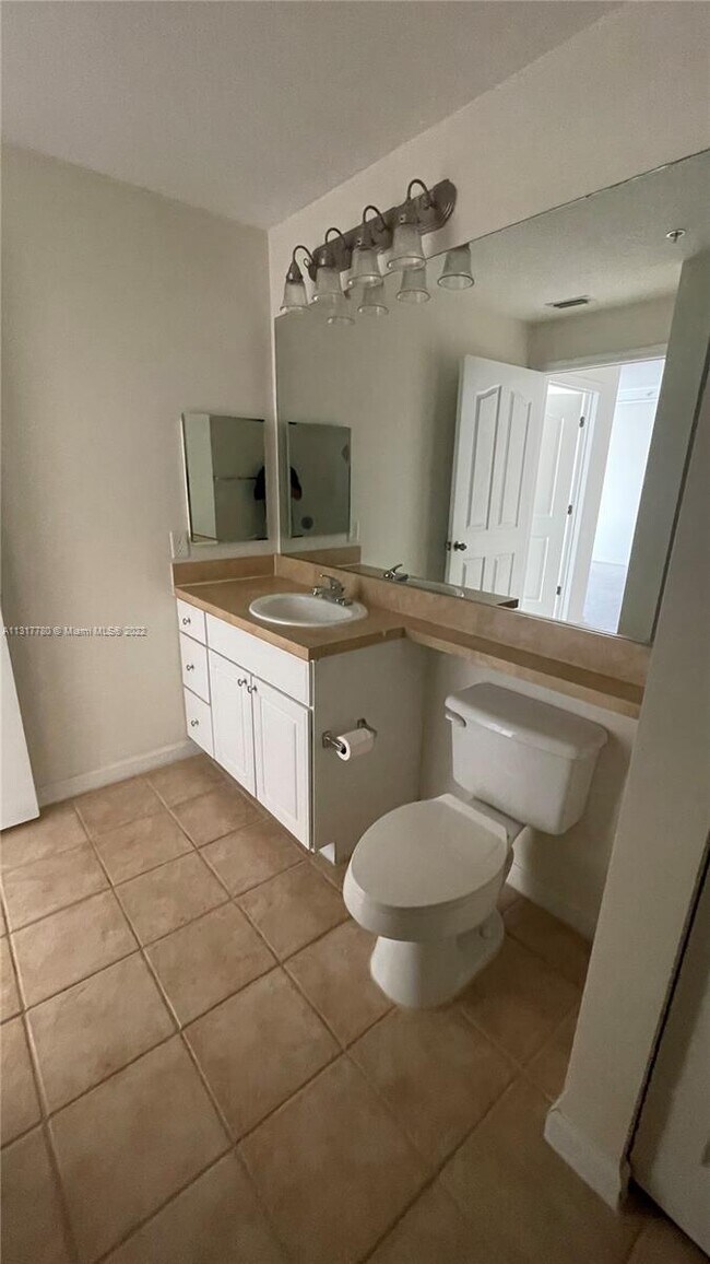 Building Photo - 9887 Baywinds Blvd