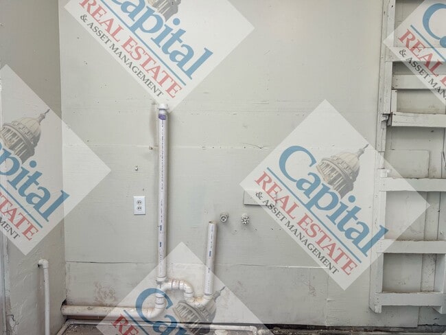 Building Photo - Home Sweet Home- Move In Special!!!!