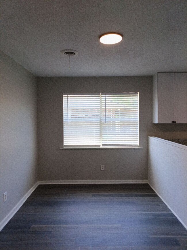 Building Photo - Spacious 3-Bedroom Home in Martinez – Great Location!