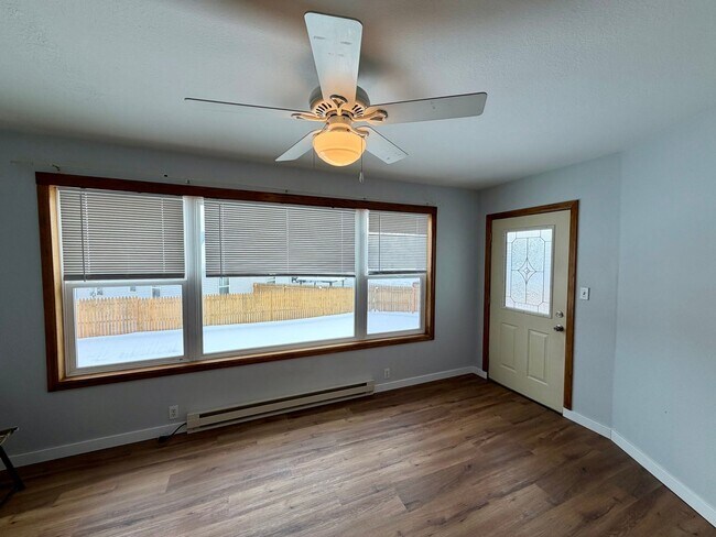 Building Photo - 407 N State St