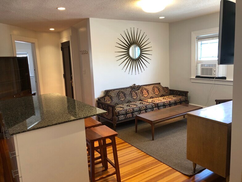 Living room 1 - 86 Lancaster Rd