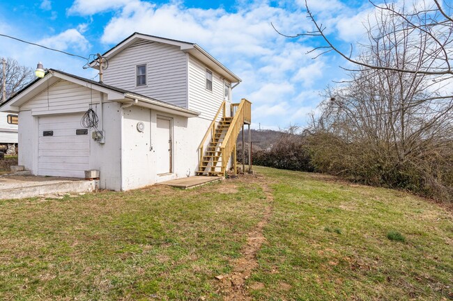 Building Photo - 1465 Highpoint Ave